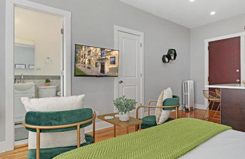 Chicago Apartment | Family-Friendly Apartments in Chicago, IL - Rated 8.5/10