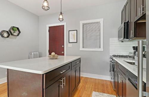 Chicago Apartment | Family-Friendly Apartments in Chicago, IL - Rated 8.5/10