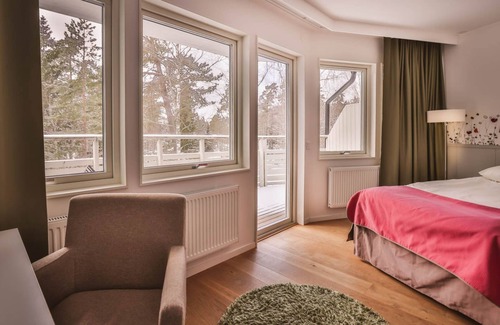 Vasterhaninge Hotel | Discover Almåsa Havshotell: Spa, Pool & Family-Friendly Fun