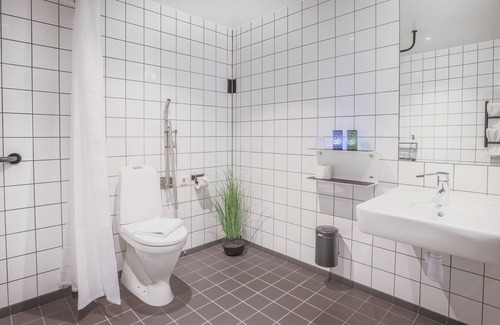 Vasterhaninge Hotel | Discover Almåsa Havshotell: Spa, Pool & Family-Friendly Fun