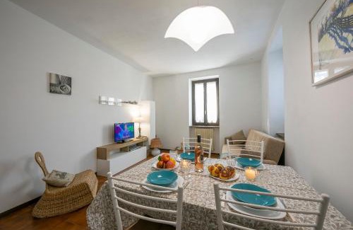 Barbarano Apartment | Pet-Friendly Alma Hotel by the Lake - Happy Rentals