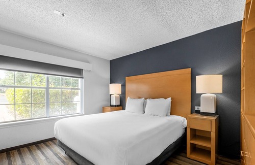 Gateway Apartment | Alma Arboretum