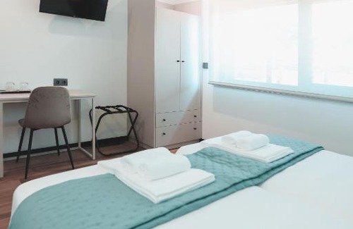 Valenca House | Pet-Friendly Stay at Alma Candida 16 with Top Guest Ratings