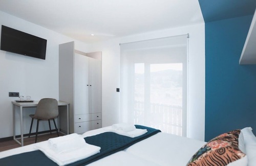 Valenca House | Alma Candida 25: Pet and Child Friendly Retreat