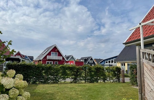 Haseluenne House | Alma: Family-Friendly Retreat with Spa and Kitchen Amenities