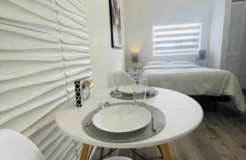 West Perrine Apartment | Family-Friendly Alma Guest Suite with 9.3/10 Rating