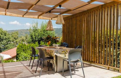 Cabril Villa | Alma Invicta Padrões I: Oceanfront Bliss with Private Pool