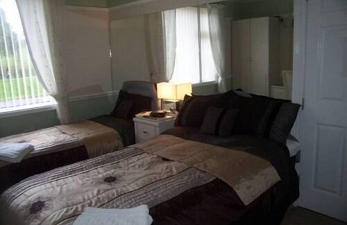 Stoke Bed & Breakfast | Highly Rated Alma Lodge Guest House with Family-Friendly Amenities