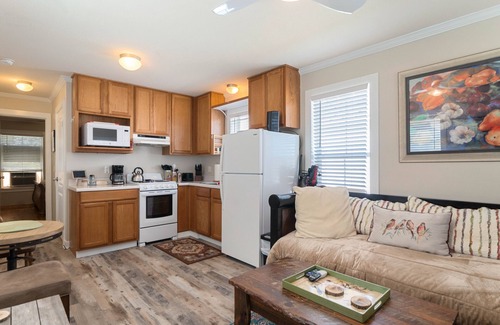 Laurel Hill House | Oceanfront Alma's Cottage - Guest Rated 9.8/10 at Stillwater