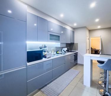 Ameijeira Apartment | AlmadoSul - Quiet & Central Area - 1,5km Beach