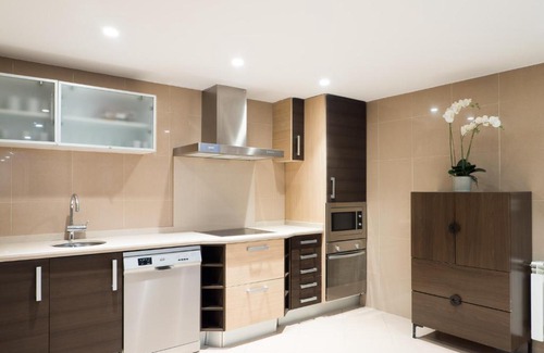 Malasana Apartment | Stylish Almar Duplex Malasaña - Rated 9.2/10, Pet Friendly
