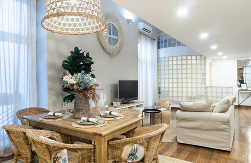 Malasana Apartment | Stylish Almar Duplex Malasaña - Rated 9.2/10, Pet Friendly