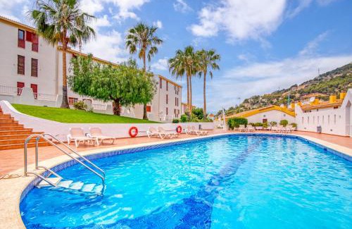 Pueblo Mascarat Apartment | Almar Suite: Oceanfront Retreat with Pool & Pet-Friendly Stay