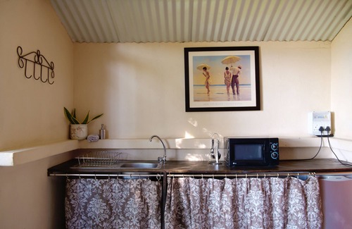 Alkmaar House | Discover Almar View Guest House: 4-Star Family Haven