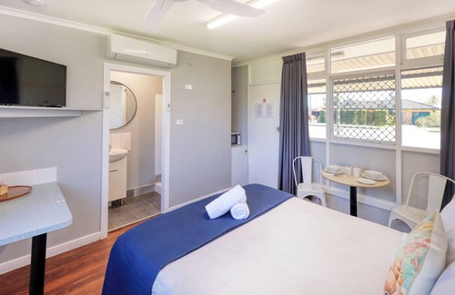 Ballina Hotel | Relax at Almare Tourist Motel with Family-Friendly Amenities