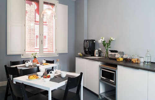 Historic Center Hotel | Discover Almarossa: Family-Friendly Stay with Breakfast