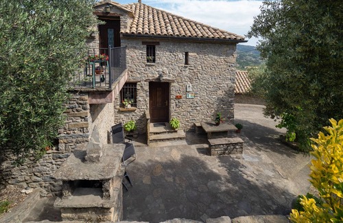 Almazorre Cottage | Almazorre: Perfect Country Holiday Home with Spa & More