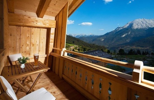 Ramsau bei Berchtesgaden House | Almchalet Jagd-Stub'n: Family Retreat with Pool & Spa