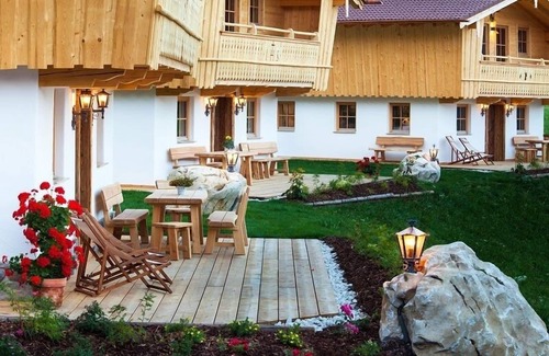 Ramsau bei Berchtesgaden House | Almchalet Jagd-Stub'n: Family Retreat with Pool & Spa