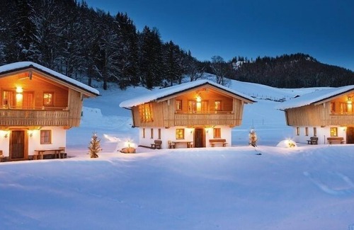 Ramsau bei Berchtesgaden House | Almchalet Jagd-Stub'n: Family Retreat with Pool & Spa