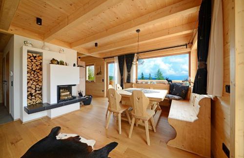 Bad Sankt Leonhard im Lavanttal Apartment | Experience Almchalet Hüttenzauber: Coastal Comfort Awaits