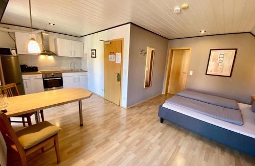 Weine Hotel | Discover Almehof Thöne: Pet-Friendly Haven with Dining