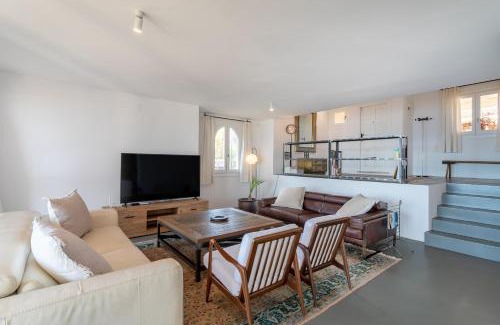 Gran Alacant Villa | Experience Almela's: Family-Friendly Retreat with Pool