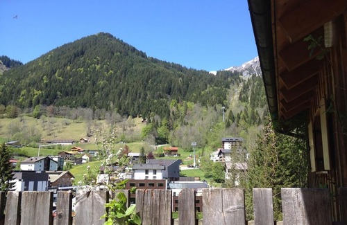 Brand House | Discover Älmele - Waldchalets Brandnertal with Breakfast & Pets