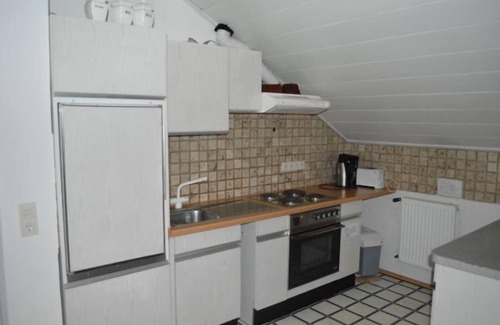 Brilon Apartment | Almer Apartment: Family-Friendly Retreat with Breakfast