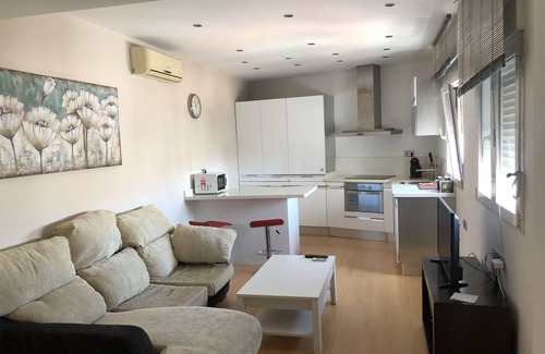 Almeria Centro House | Central Almeria: Accessible Comfort with Kitchen Amenities