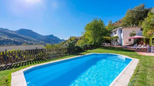 Guejar Sierra House | Discover Almez De Lúa Güéjar Sierra: Family-Friendly Retreat