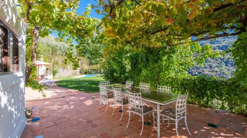 Guejar Sierra House | Discover Almez De Lúa Güéjar Sierra: Family-Friendly Retreat
