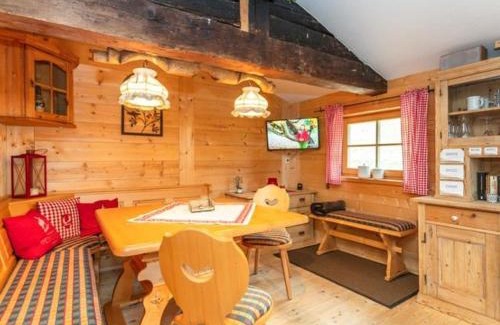 Lofer Ski Chalet | Top-Rated Almhütte Bairau Kaser: Pet & Child-Friendly Stay