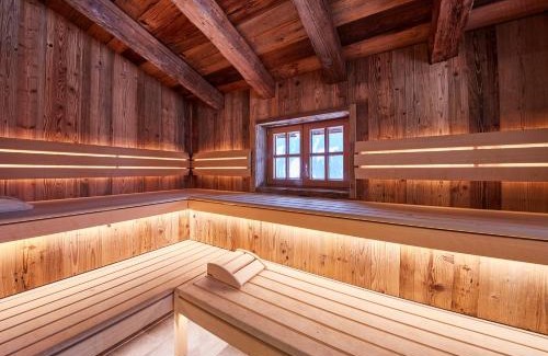 Saalbach-Hinterglemm Ski Chalet | Unforgettable Stay at Almhütte Lengau - 4-Star Retreat