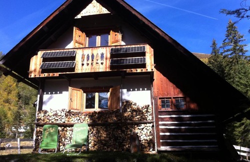 Bad Kleinkirchheim House | Almhütte Schmölzer: Pet-Friendly Retreat with Kitchen Access