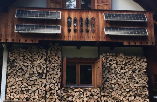 Bad Kleinkirchheim House | Almhütte Schmölzer: Pet-Friendly Retreat with Kitchen Access
