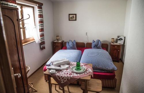 Stueben House | Cozy Retreat at Almhütte & Skihütte Kohlerhaus with Ocean View