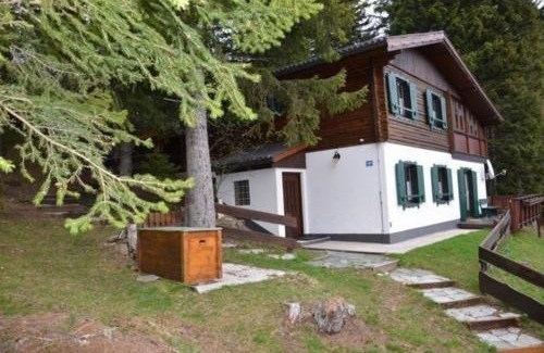 Untergreutschach Apartment | Almhaus: Cozy Retreat at 1600m with Sauna & Fireplace
