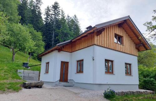 Spital am Pyhrn Ski Chalet | Experience Family-Friendly Comfort at Almhaus Vorleithen