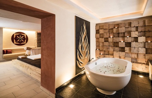 Mareo Hotel | Elegant Almhof Call: 4-Star Retreat with Spa & Pool