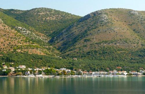 Plataria House | Inviting Almini2 Apartments: Pet-Friendly & Family Friendly