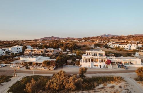 Plaka Apartment | Oceanfront Suites at Nikos & Maria Apts - Rated 8.9/10