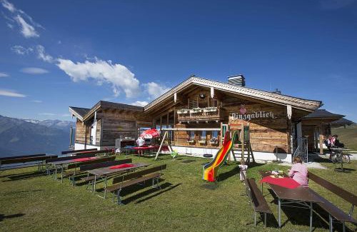 Schonbach Apartment | Pet-Friendly Retreat at Almliesl MITT-608, Rated 9.3/10