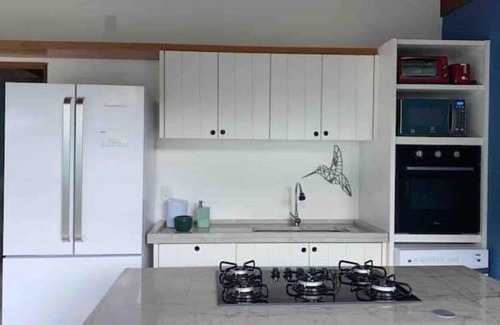 Praia de Barequecaba House | Almond Barê: Beachside Retreat with Spa & High-Speed Wifi