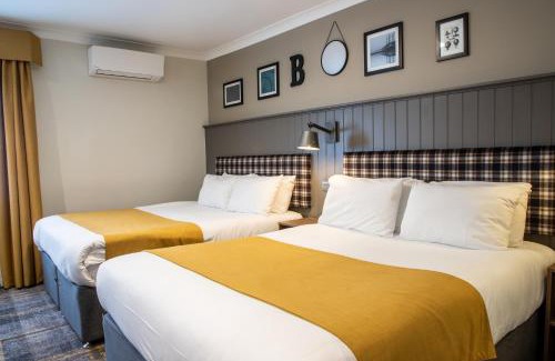 Almondsbury Hotel | Discover Almondsbury Inn & Lounge: Family-Friendly Retreat