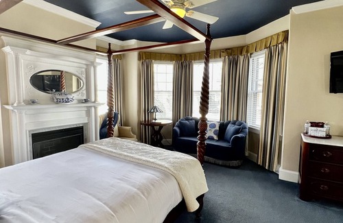 Newport Bed & Breakfast | Almondy Inn: Guest Rated 9.8 with Oceanfront Relaxation