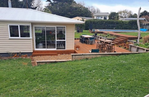 Waiuku House | Almost Coastal - Pool & Hot Tub