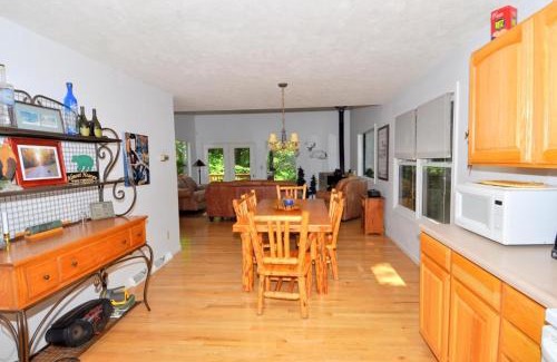 Berkeley Springs House | Almost Heaven: Cozy Retreat with Pool & 10/10 Review Score