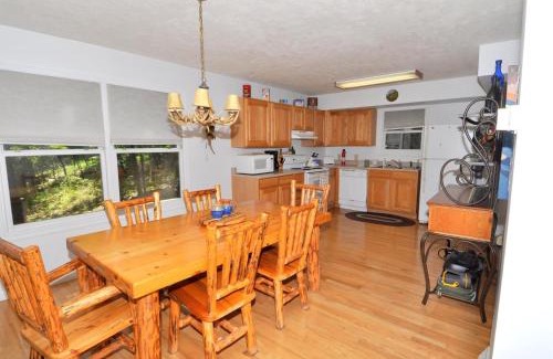 Berkeley Springs House | Almost Heaven: Cozy Retreat with Pool & 10/10 Review Score