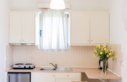Sfakaki House | Oceanfront Almyra Apartments with Pool & Breakfast Included